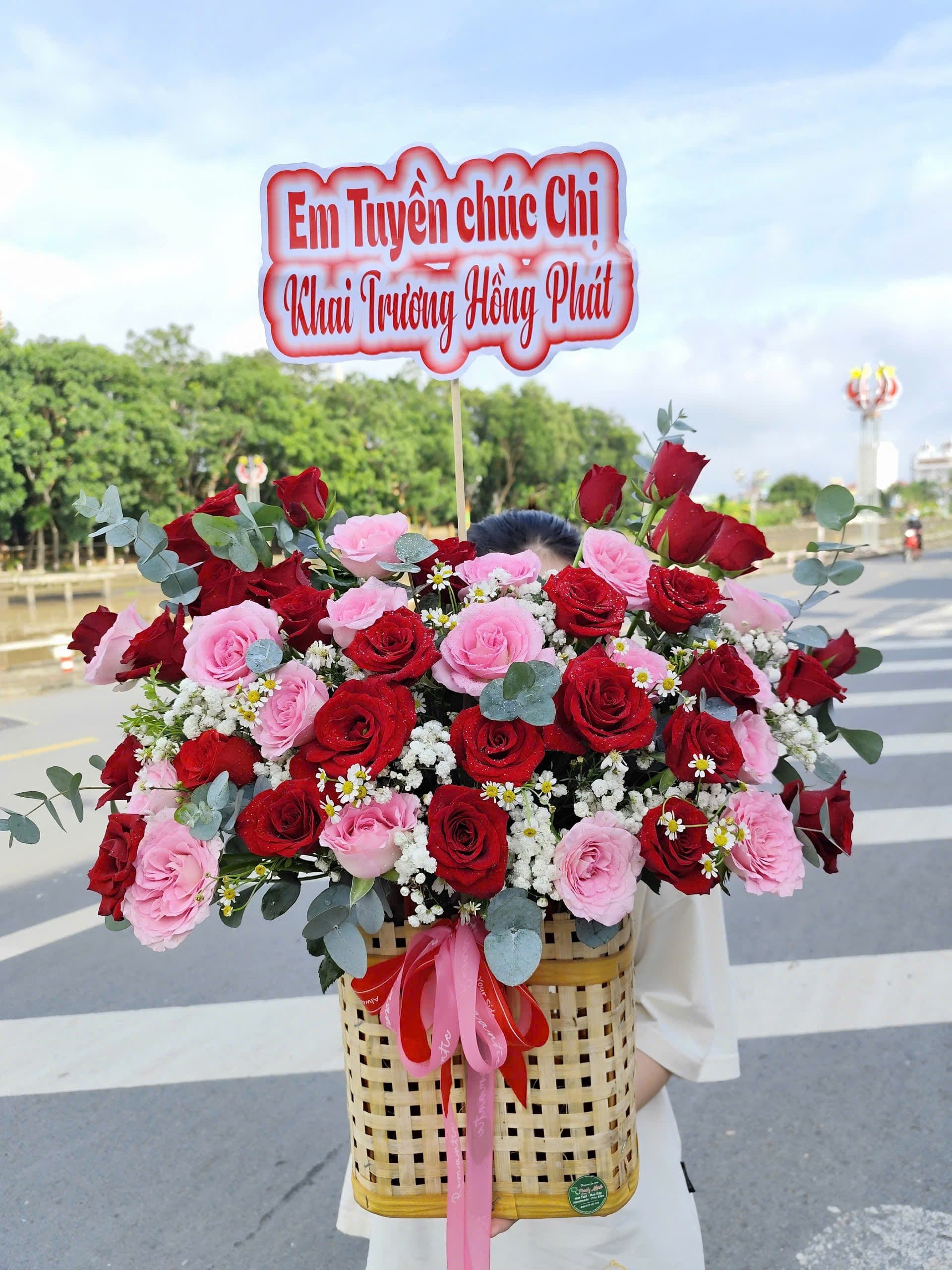 Chậu hoa tươi