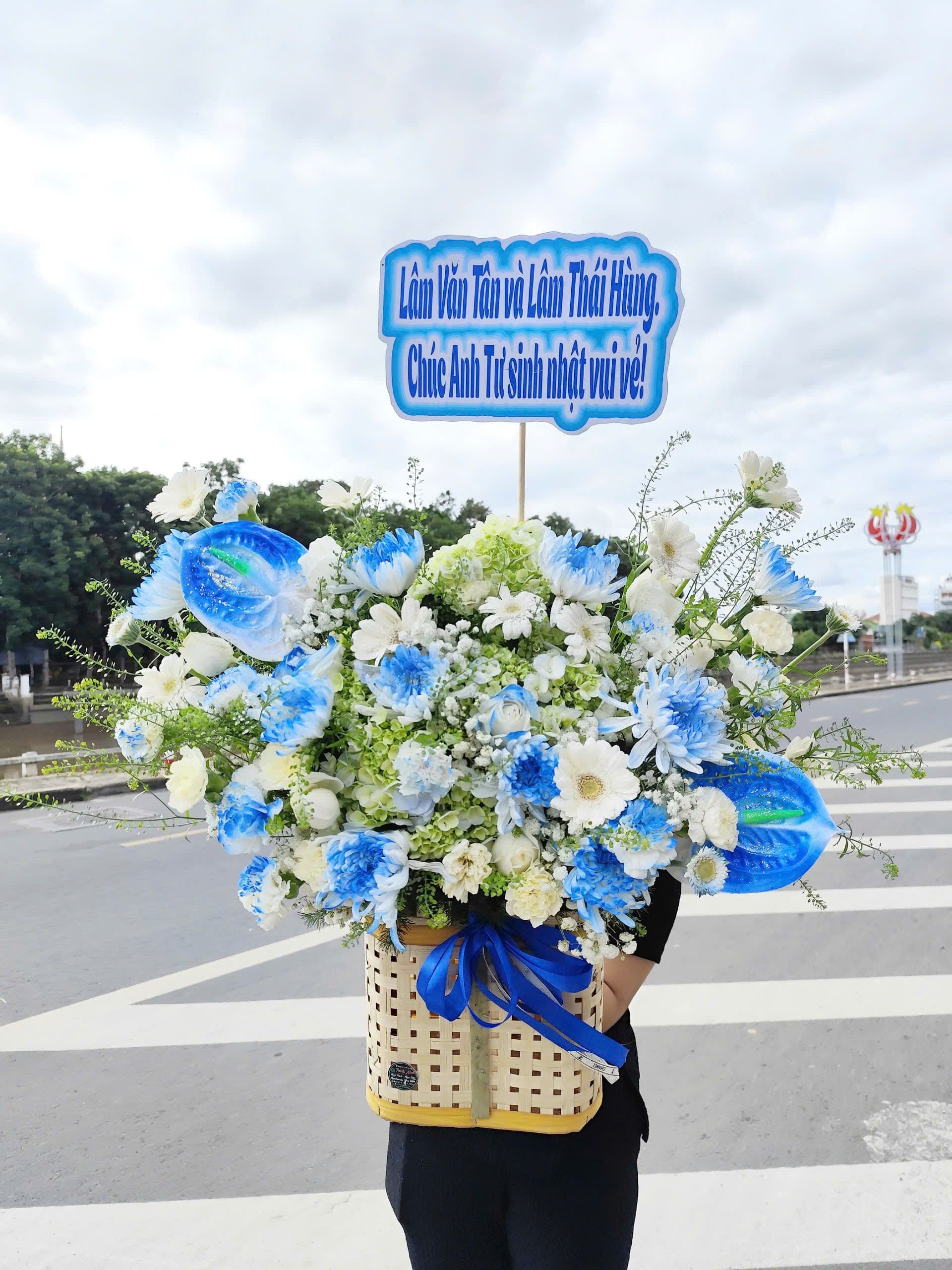 Hoa chậu tone xanh